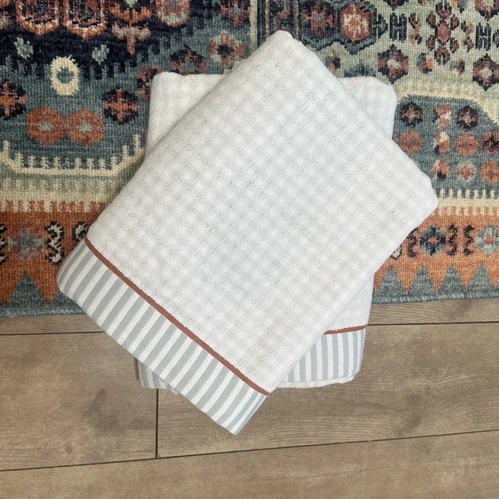 New Threshold Gingham Luxury Bath Towel Set 2 Pc XL Traditional Gingham Plaid